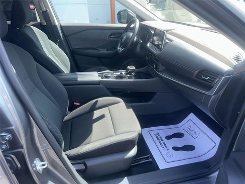 Used 2023 Nissan Rogue S AWD/4WD image 8