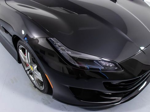 Certified 2019 Ferrari Portofino image 12
