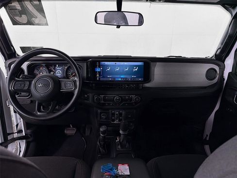 Used 2025 Jeep Wrangler Unlimited Sport AWD/4WD image 21