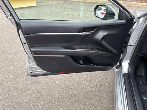 Used 2023 Toyota Camry SE image 13