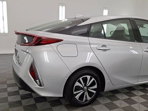 Used 2018 Toyota Prius Prime Advanced image 4
