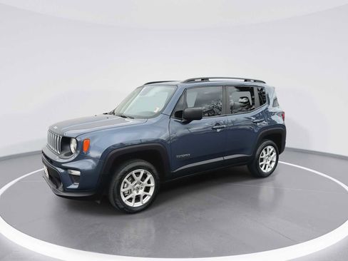 Used 2022 Jeep Renegade Latitude image 4