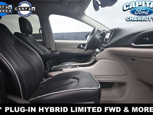 Used 2023 Chrysler Pacifica Limited FWD image 14