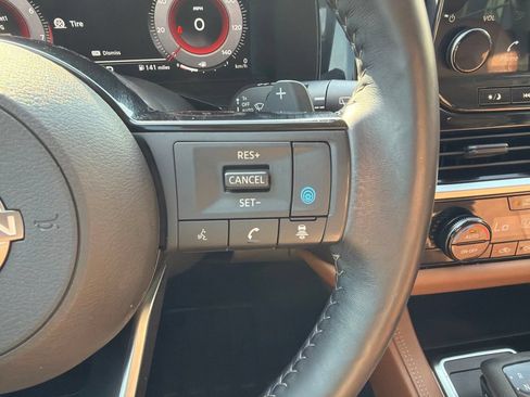 Used 2023 Nissan Pathfinder Platinum FWD image 24