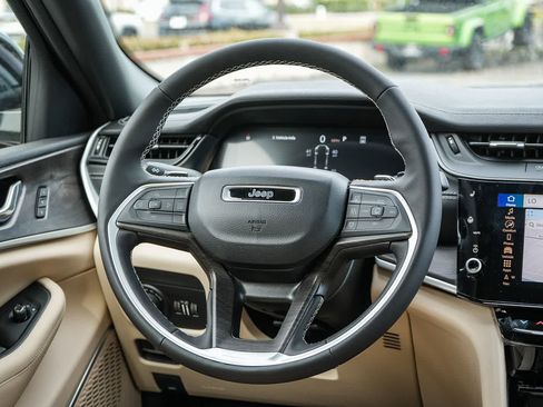 New 2026 Jeep Grand Cherokee L Limited RWD image 17