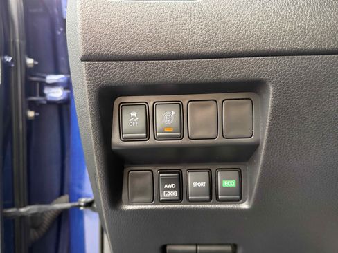 Used 2017 Nissan Rogue SV image 26