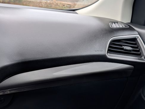 Used 2023 Ford Edge SEL image 16