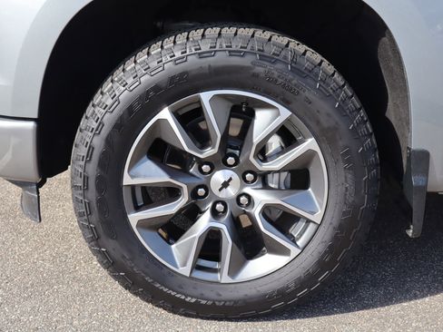 Used 2024 Chevrolet Silverado 1500 RST AWD/4WD image 37