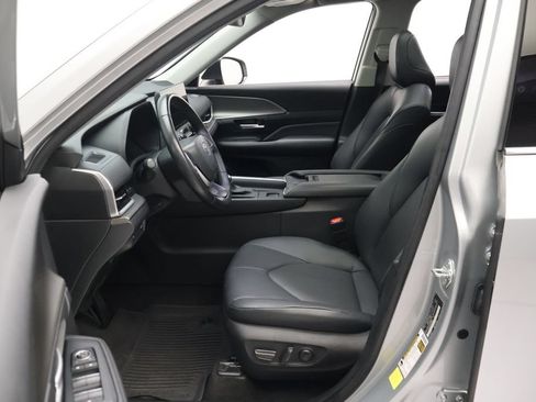 Used 2024 Toyota Grand Highlander FWD image 13