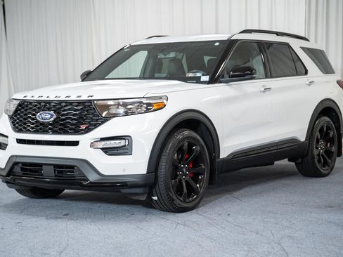 Certified 2023 Ford Explorer ST w/ Equipment Group 401A AWD/4WD image 3