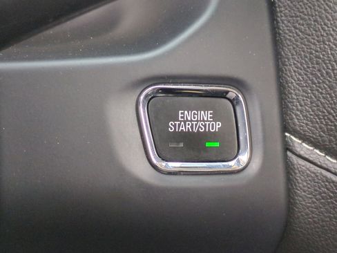 Used 2022 GMC Acadia SLE w/ Driver Convenience Package image 16
