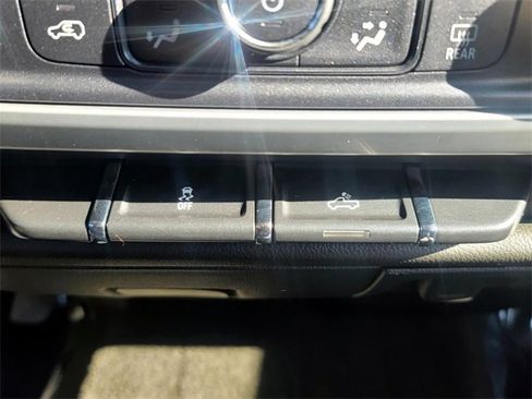 Used 2017 GMC Sierra 1500 SLE w/ SLE Value Package image 25