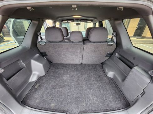 Used 2010 Ford Escape XLT image 9