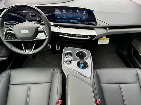 New 2026 Cadillac Optiq Luxury 1 image 13
