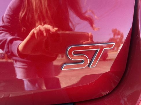 Used 2023 Ford Explorer ST w/ ST Street Pack image 8