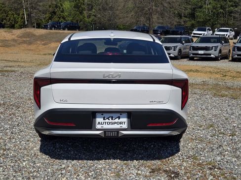 New 2026 Kia K4 LXS image 9