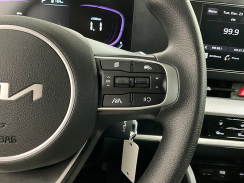 Used 2024 Kia Sportage LX image 19