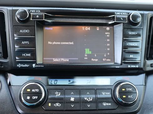 Used 2018 Toyota RAV4 XLE AWD/4WD image 25