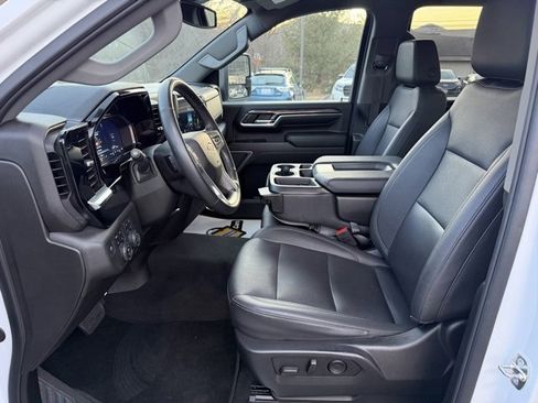 Used 2024 Chevrolet Silverado 2500 LTZ image 17