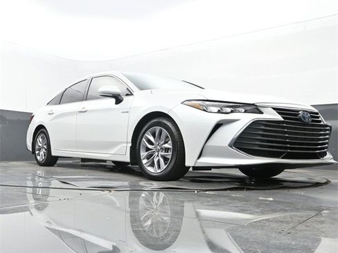 Used 2021 Toyota Avalon XLE image 27