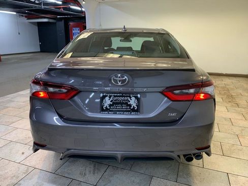 Used 2023 Toyota Camry SE image 7