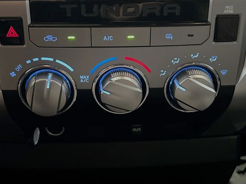 Used 2018 Toyota Tundra SR5 RWD image 11