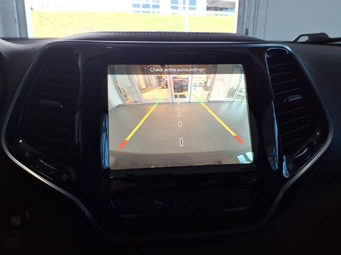 Used 2019 Jeep Cherokee Limited AWD/4WD image 21