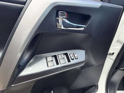 Used 2017 Toyota RAV4 XLE AWD/4WD image 17
