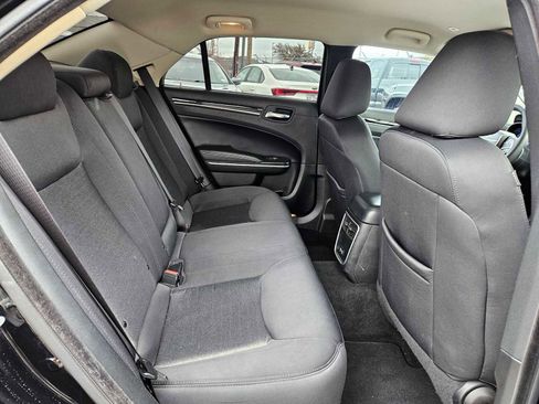 Used 2023 Chrysler 300 Touring w/ Sport Appearance Package image 15