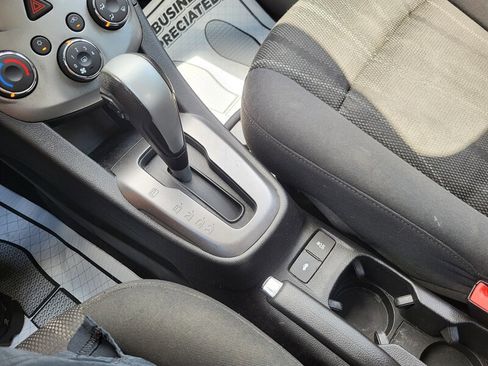 Used 2017 Chevrolet Sonic LT image 22