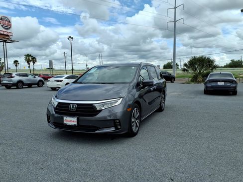 Used 2023 Honda Odyssey Touring image 4