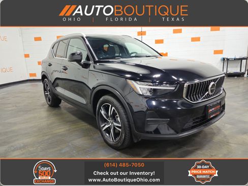 Used 2024 Volvo XC40 B5 Core image 1