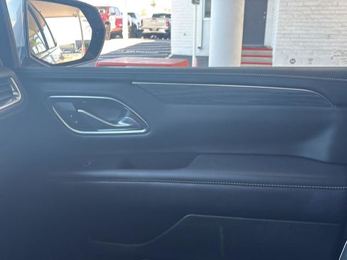 Used 2023 GMC Yukon SLT w/ SLT Premium Package image 22