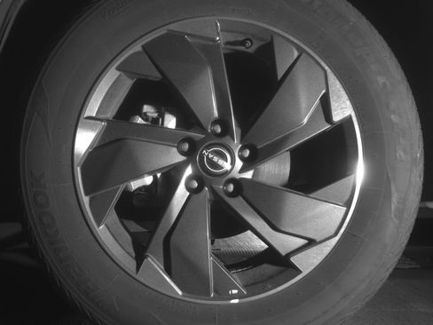 Used 2025 Nissan Pathfinder SV image 14