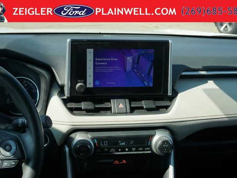 Used 2024 Toyota RAV4 XLE AWD/4WD image 14