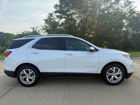 Used 2018 Chevrolet Equinox Premier FWD image 2