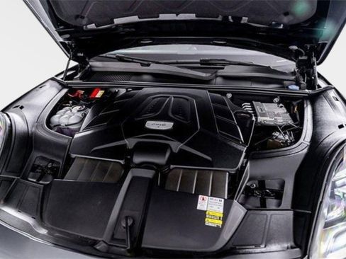 Used 2022 Porsche Cayenne S image 64