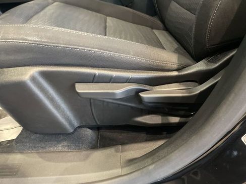 Used 2025 Chevrolet Equinox LT FWD image 16