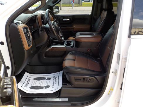 Used 2019 Chevrolet Silverado 1500 High Country AWD/4WD image 12