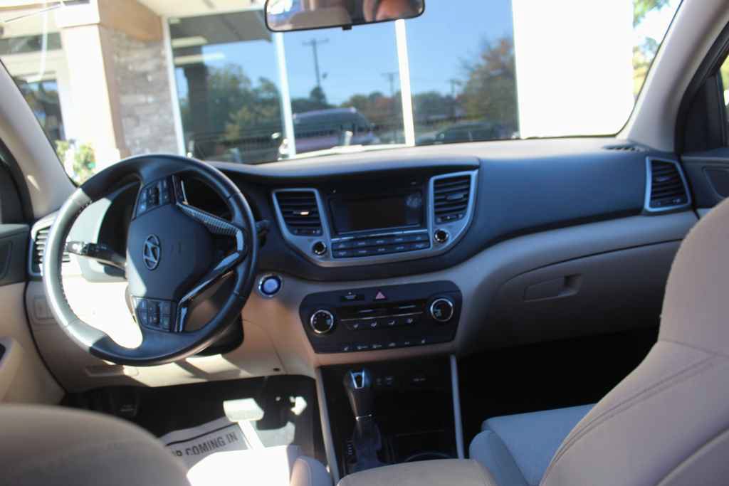 Used 2017 Hyundai Tucson Sport AWD/4WD image 29