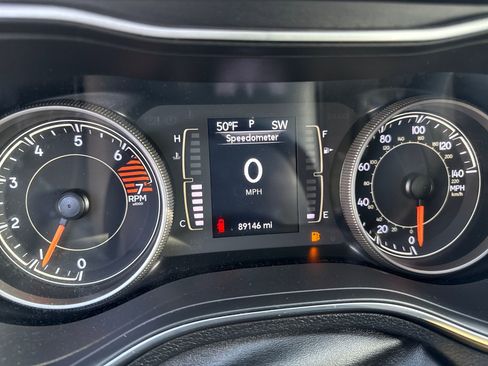 Used 2019 Jeep Cherokee Latitude Plus w/ Cold Weather Group image 18