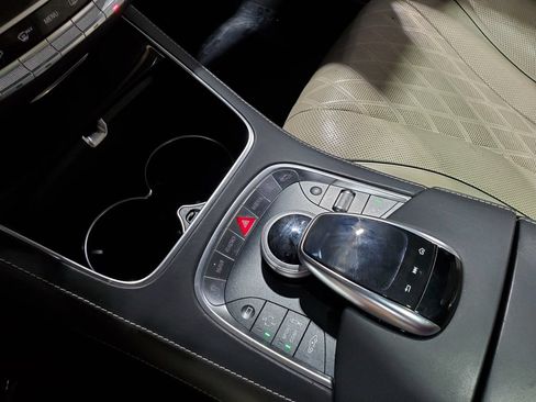 Used 2017 Mercedes-Benz S 550 4MATIC Sedan image 40