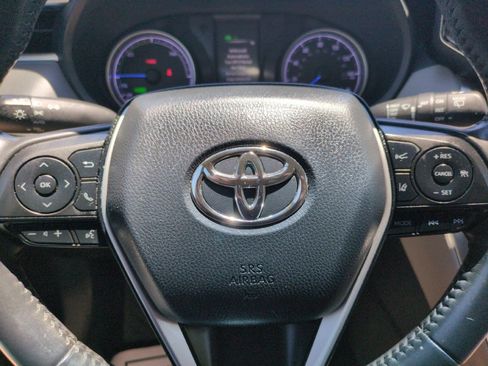 Used 2021 Toyota Venza LE AWD/4WD image 17