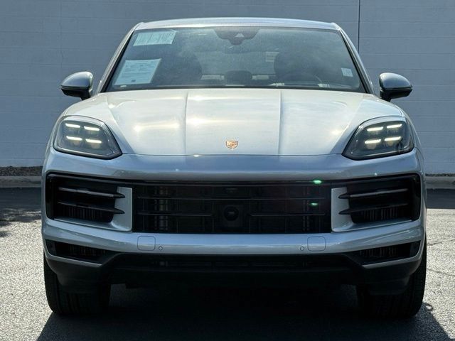 Used 2025 Porsche Cayenne Coupe AWD/4WD image 6