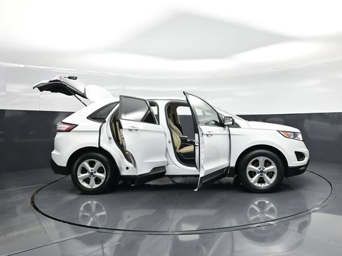 Used 2017 Ford Edge SE FWD image 5