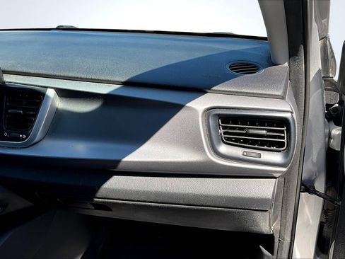 Used 2021 Kia Rio LX image 17