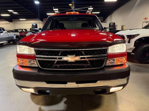 Used 2006 Chevrolet Silverado 3500 LT w/ Heavy-Duty Power Package image 13