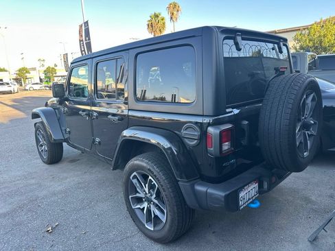 Used 2024 Jeep Wrangler Unlimited AWD/4WD image 3