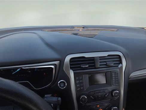 Used 2018 Ford Fusion S image 9