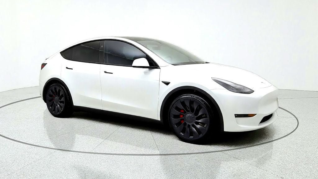 Used 2024 Tesla Model Y Performance AWD/4WD image 3
